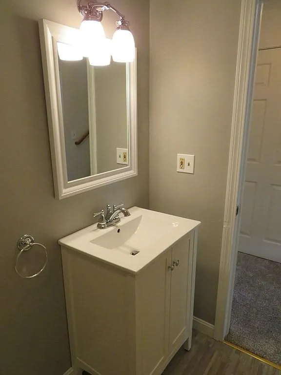 3 bed, 1.5 bath, 1320 sqft, $3,400 — Photo 4