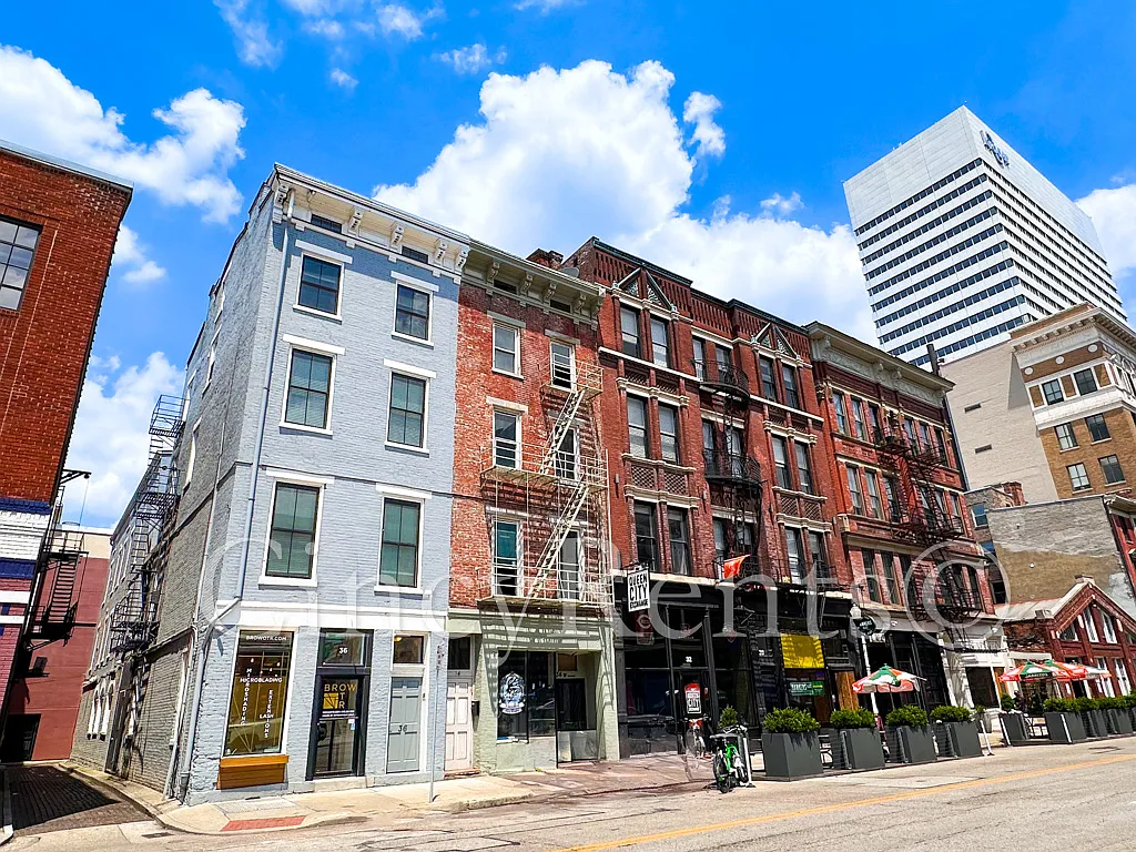 Building Photo - 36 W Court St #2F