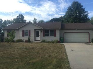 26089 Heatherfield Dr, Elkhart, IN 46514