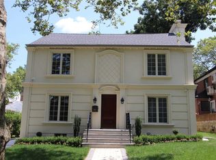 82-33 190th St, Hollis, NY 11423