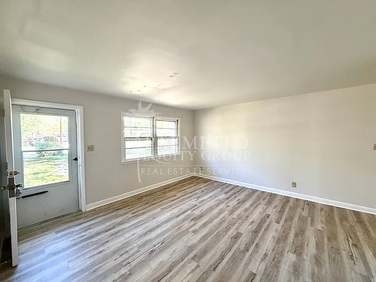 4224 Kildare Dr — Photo 2