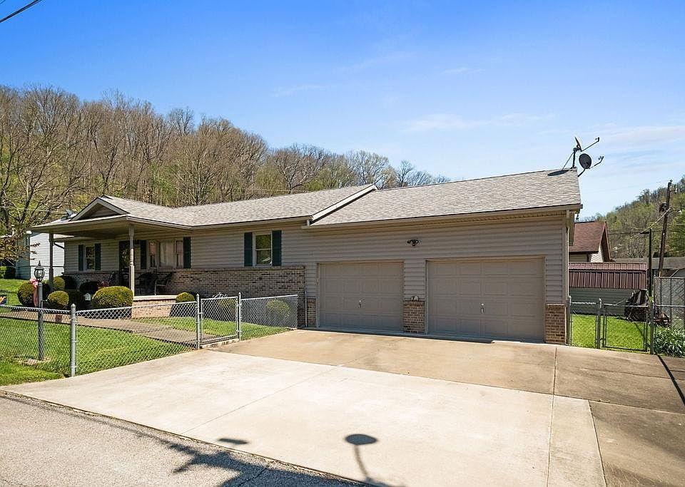 1st image of 1 Meadow Ln