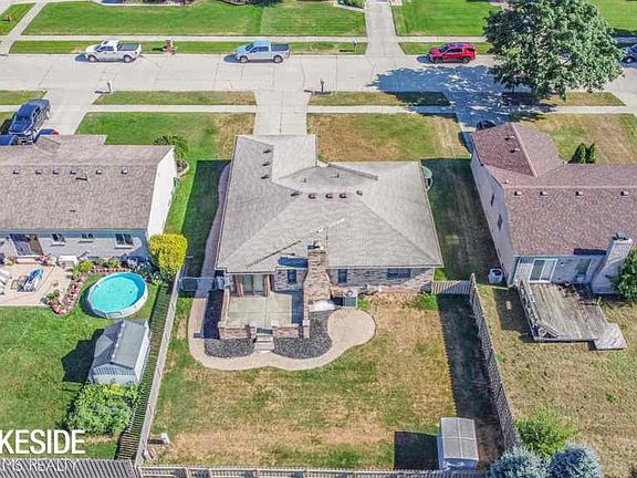 4th image of 13932 Peterboro Dr