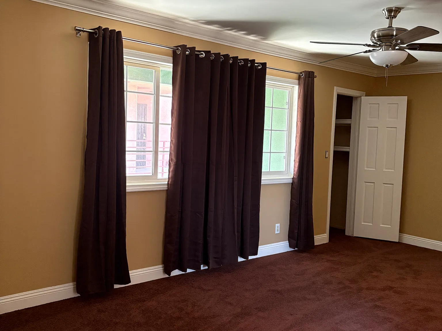 2 bed, 900 sqft, $2,200 — Photo 3