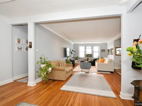 143-50 Hoover Avenue #503, Briarwood, NY 11435