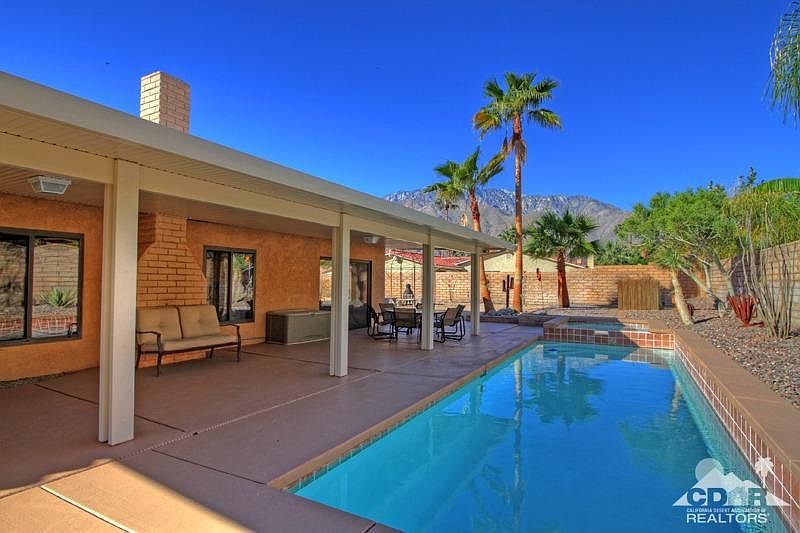1st image of 1372 E Del Paso Way