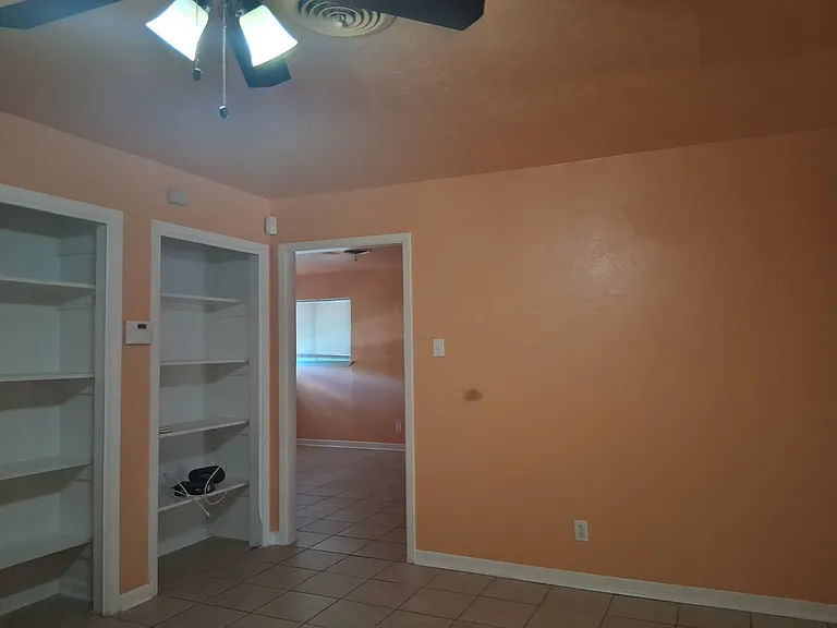 1400 West Ln — Photo 11
