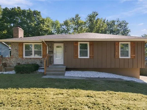 713 SW Williams St, Lees Summit, MO 64081