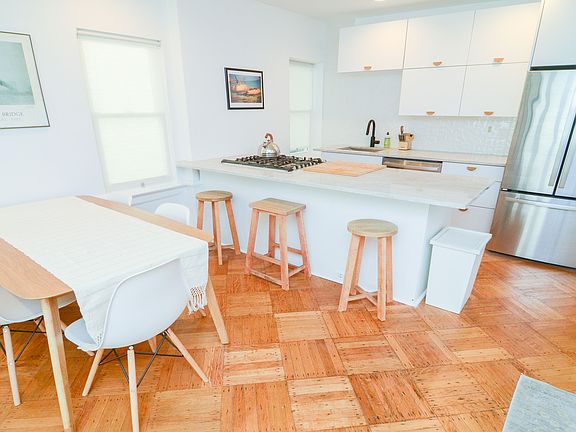 5th image of 319 Fenimore St Floor 2