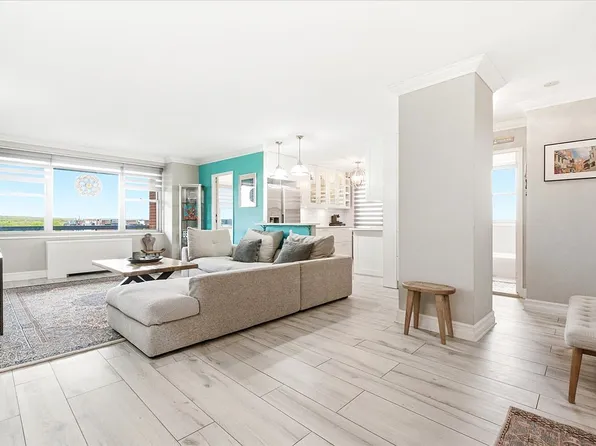 70-25 Yellowstone Blvd APT 9J, Forest Hills, NY 11375