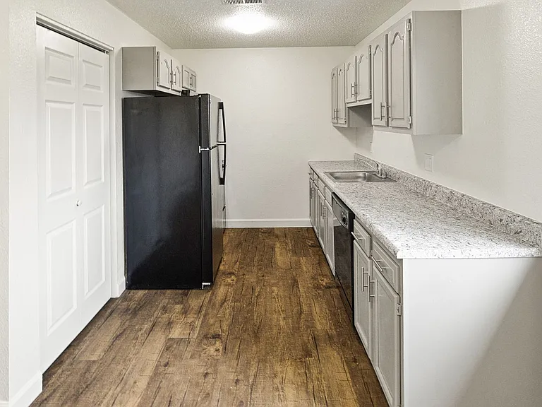 Metro Apartments At Bethalto — Photo 60