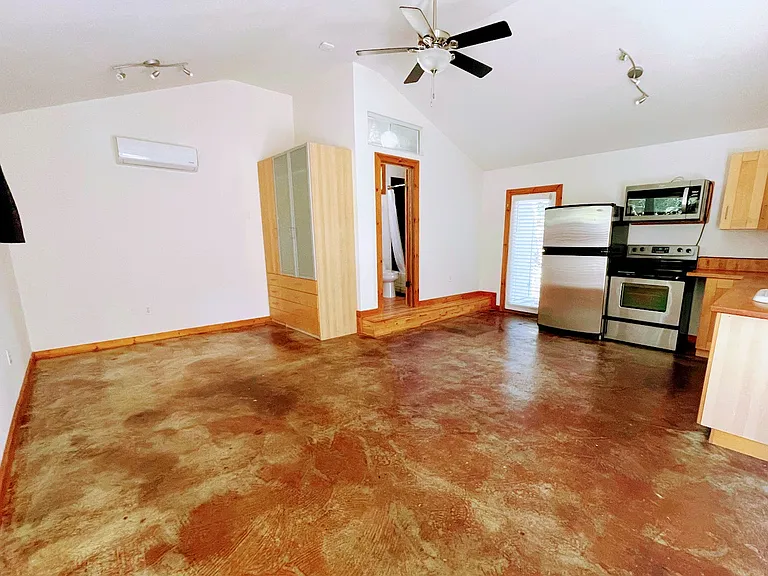 3410B Werner Ave — Photo 7