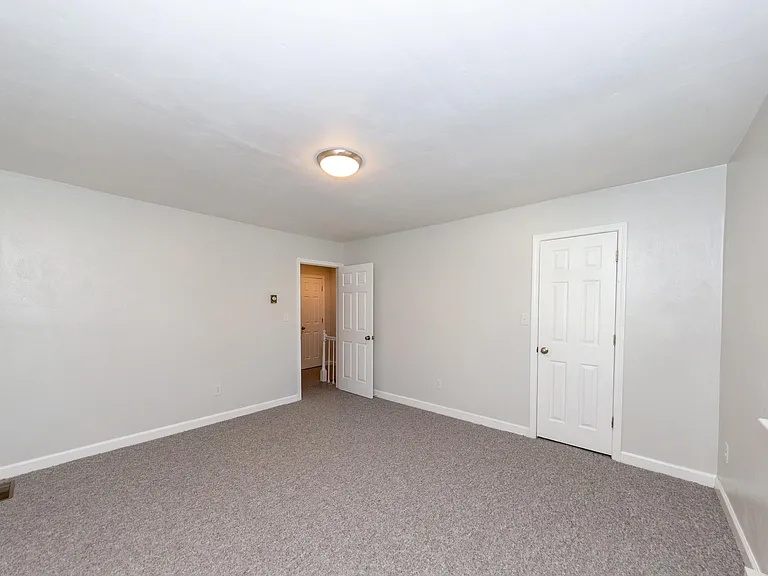 9392 Pine Tree Rd #B — Photo 8
