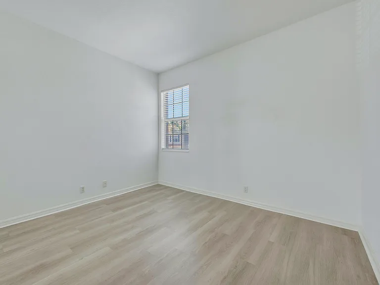119 Lancaster Rd — Photo 29