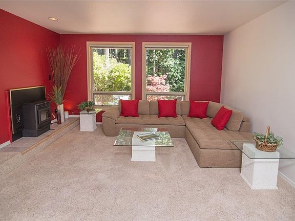 5th image of 20760 Terasse Dr NW