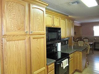 2nd image of 1421 Sandalwood Ln
