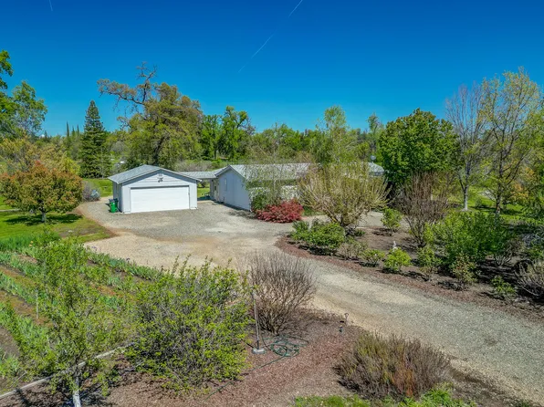 5835 Missouri Ln, Anderson, CA 96007