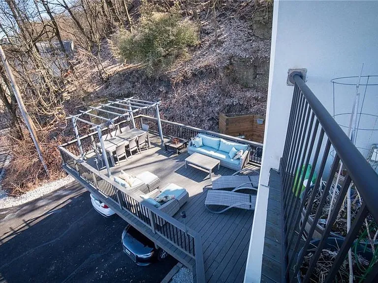 31 Roanoke St — Photo 15