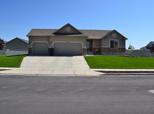 2597 W 2580 N, Clinton, UT 84015