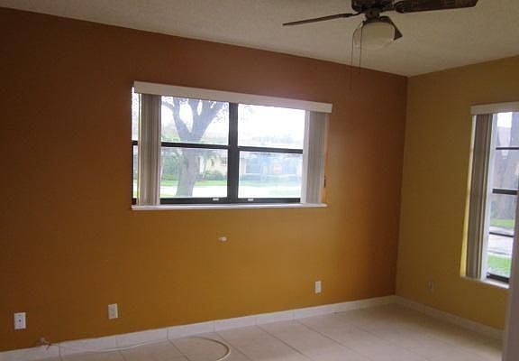 5th image of 9855 Pecan Tree Dr APT B
