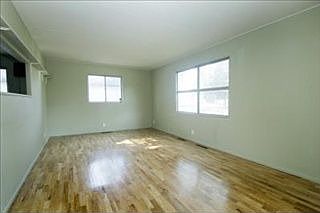 3rd image of 255 Sigel Ave
