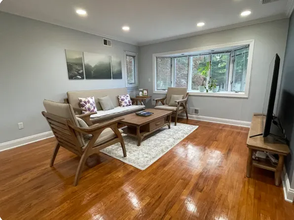 51 N Mitchell Ave, Livingston, NJ 07039