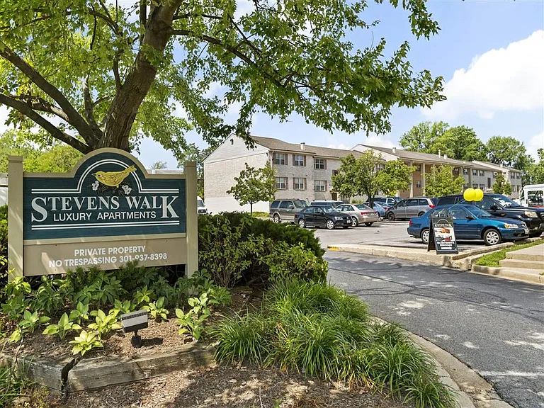 Stevens Walk — Photo 22