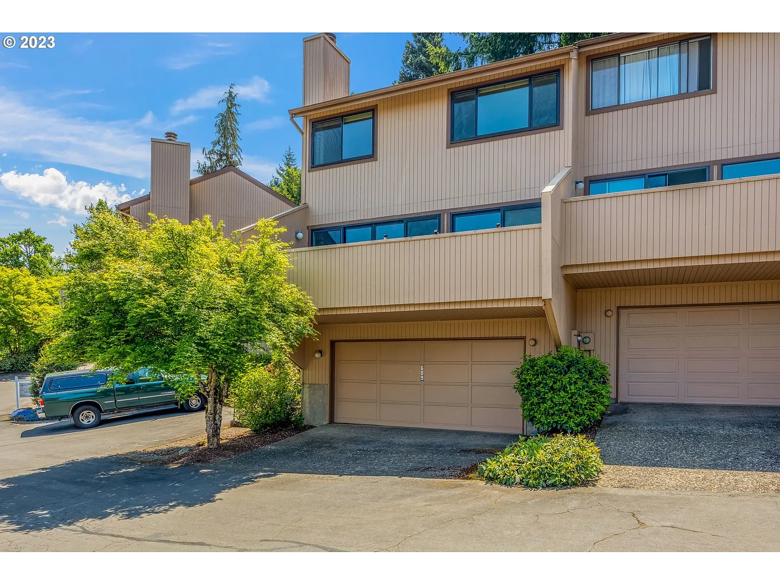 609 Montara Way photo 1