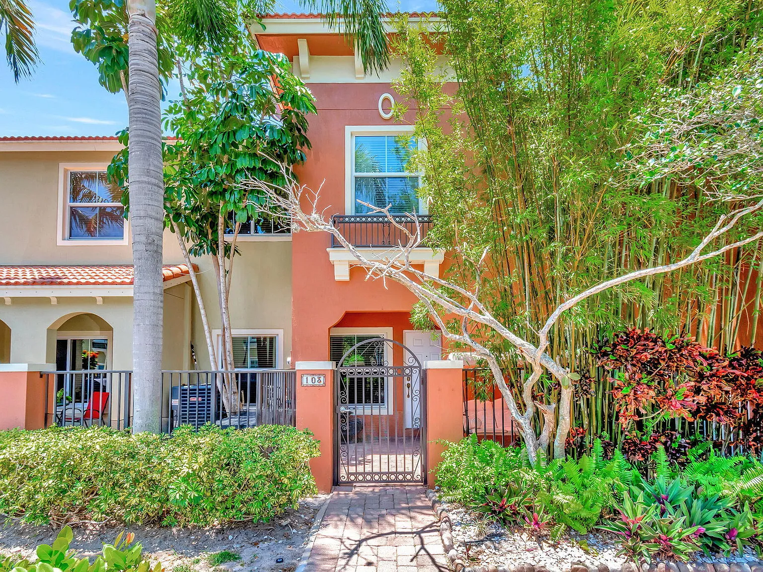 4 bed, 2.5 bath, 1506 sqft, $2,800 — Photo 1