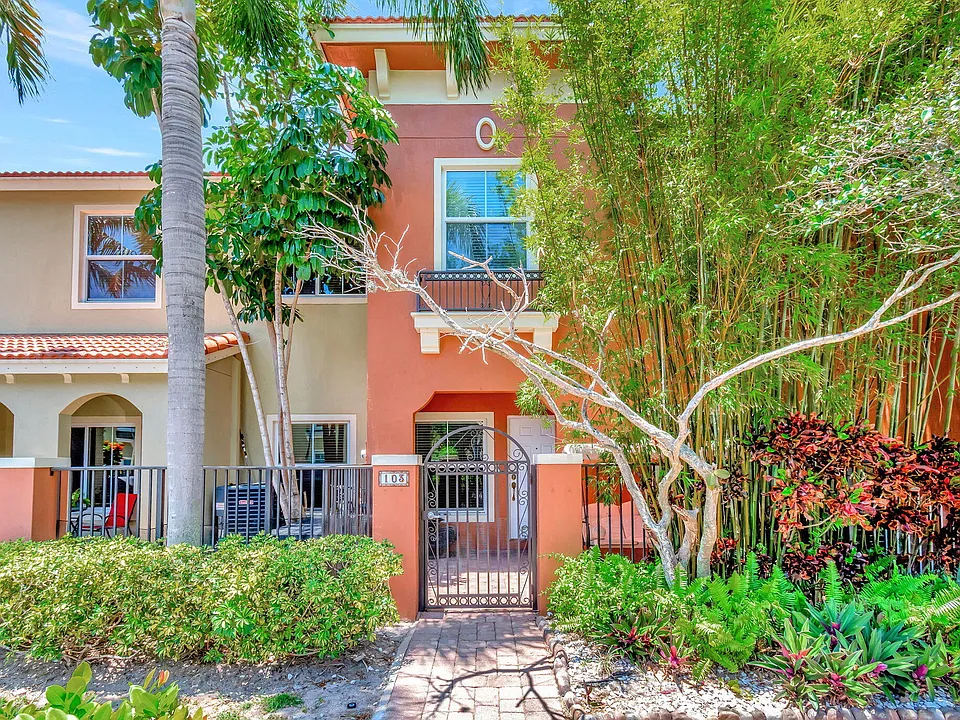 103 Monterey Bay Dr