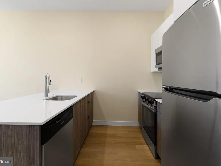 1701 S 4th St #203 — Photo 3