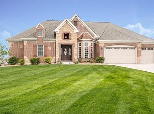 925 Harmony Ridge Ct, Saint Peters, MO 63376