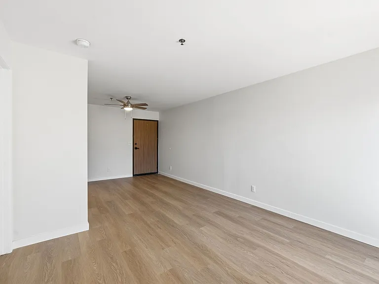 Westgate Apartments — Photo 19