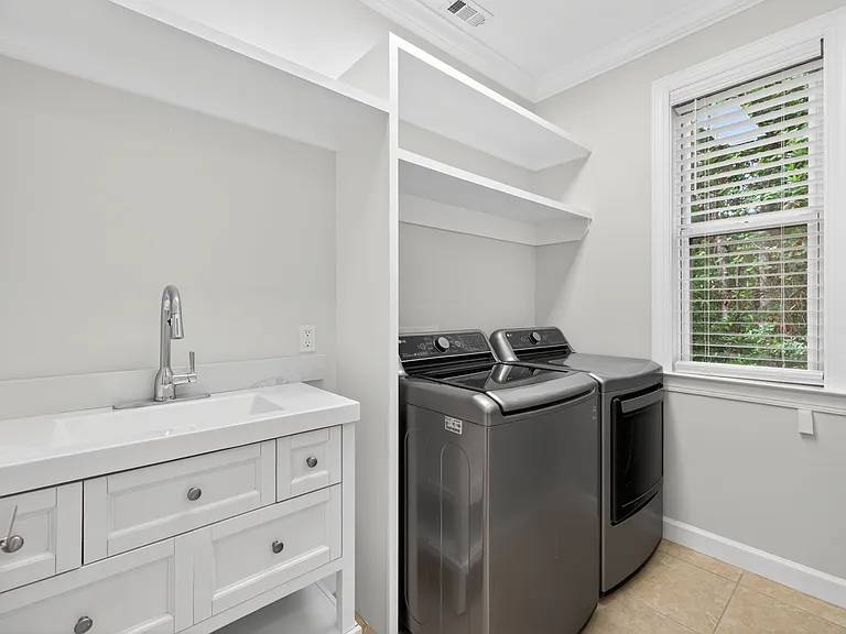 Laundry Room with Sink & Storage