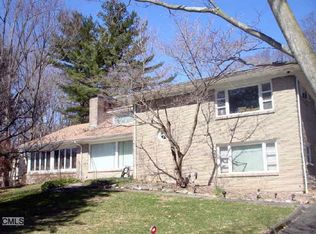 46 S Dogwood Ln, Stamford, CT 06903