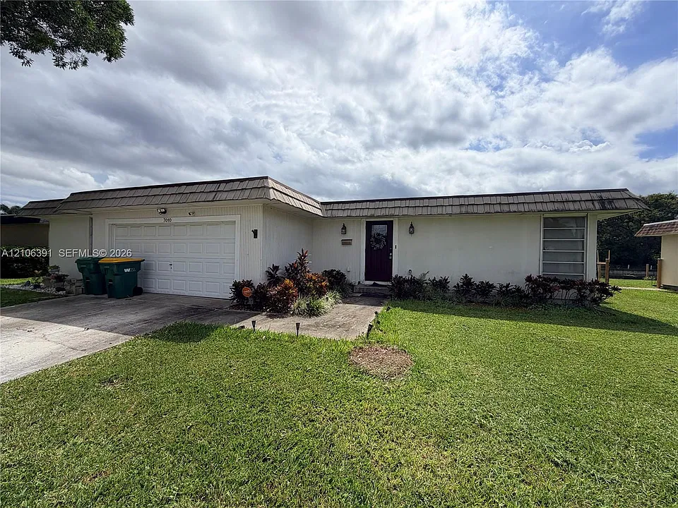7010 NW 63rd Ct