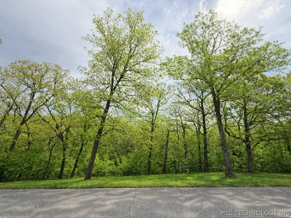 S 13th Pl, Jenks, OK 74037