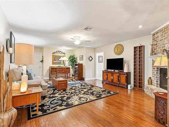5th image of 4160 Beaujolais Dr