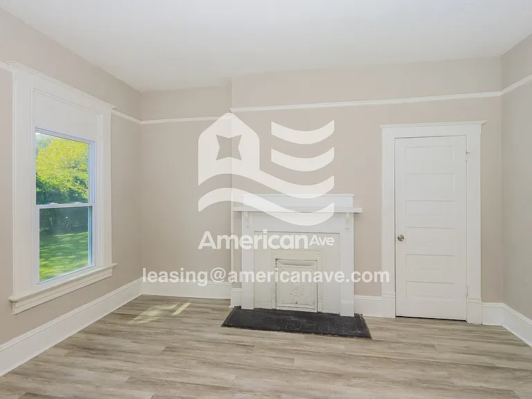 757321_004_wm_-_living_room_13140475.jpg