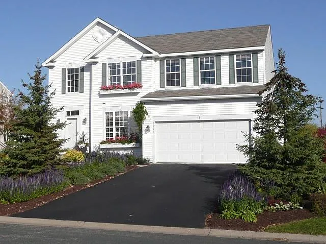2741 Wagner Dr — Photo 2