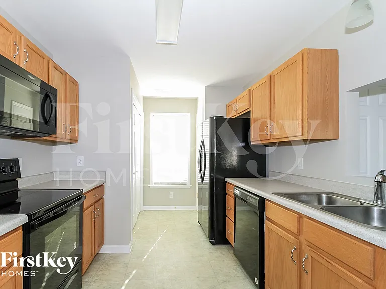 2487 Somerset Place Dr — Photo 6
