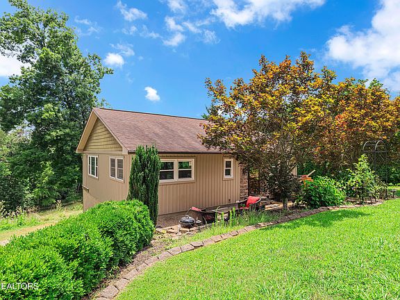 3rd image of 2038 Glenbrook Ln