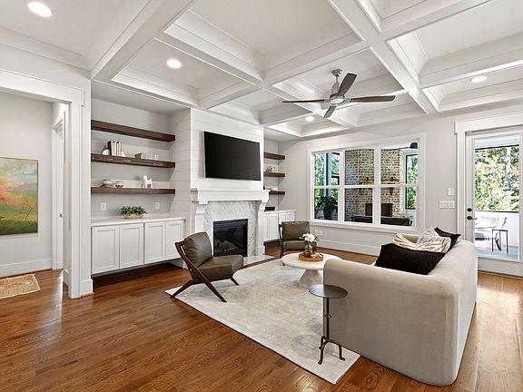 2nd image of 1116 Hymettus Ct