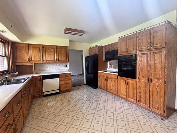 5th image of 570 E Amsler Rd
