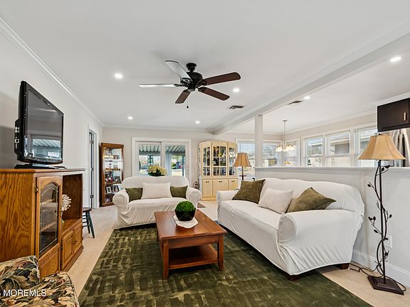 4th image of 121 Whittier Road