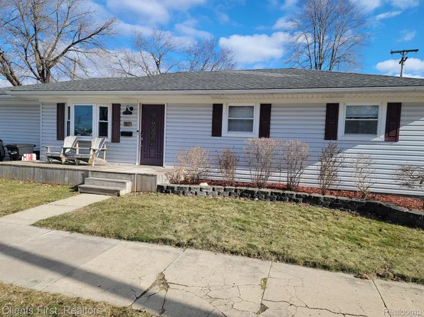 157 S William St, Marine City, MI 48039