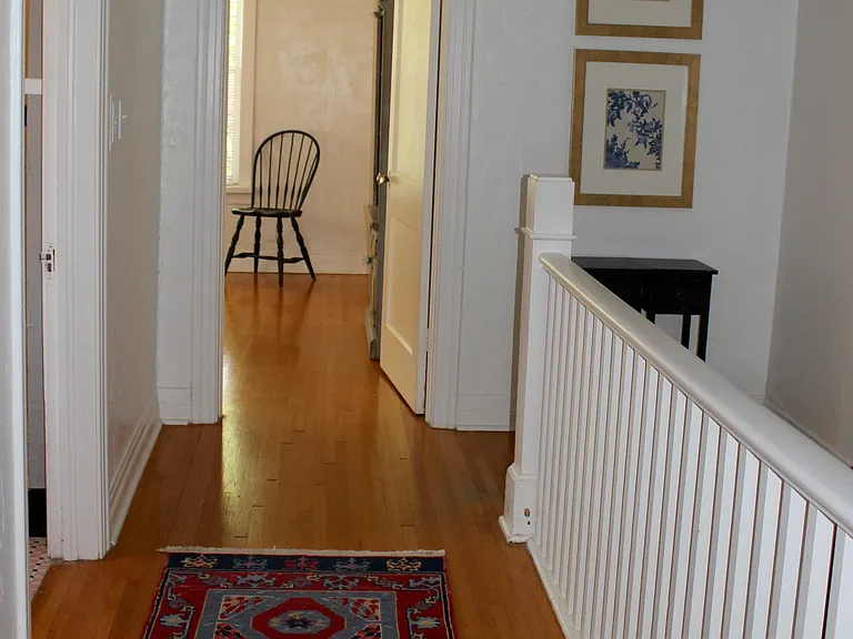 401 W Hill St — Photo 32