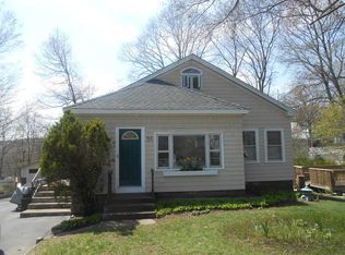 35 Oak Ave, Peabody, MA 01960