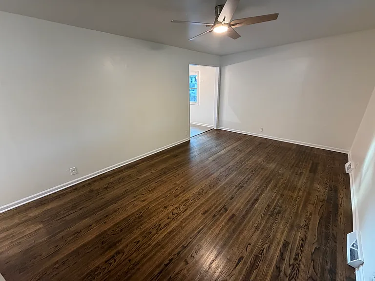 2422 Tippecanoe St — Photo 9