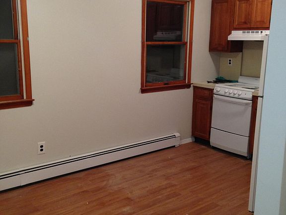 2nd image of 7 Willard Ave #Up